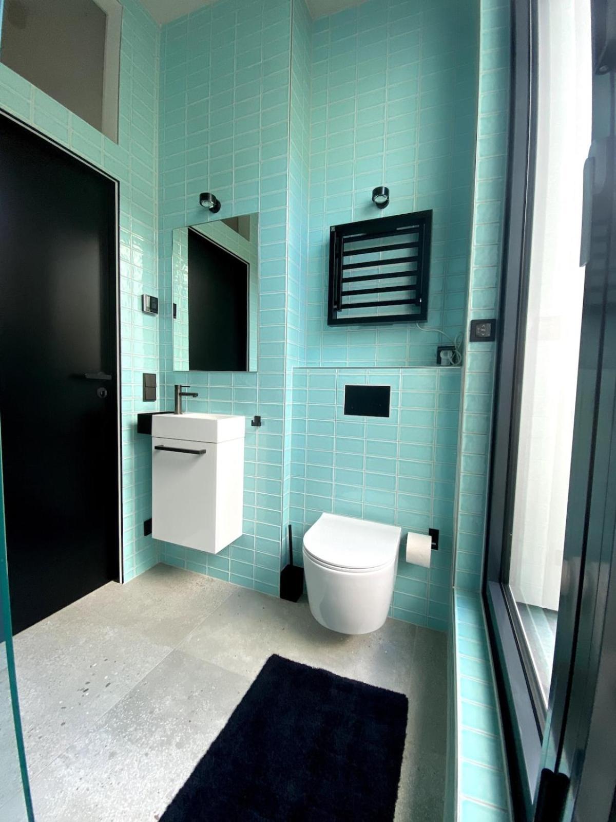With A Bathroom And Private Entrance Door Apartamento Berlim