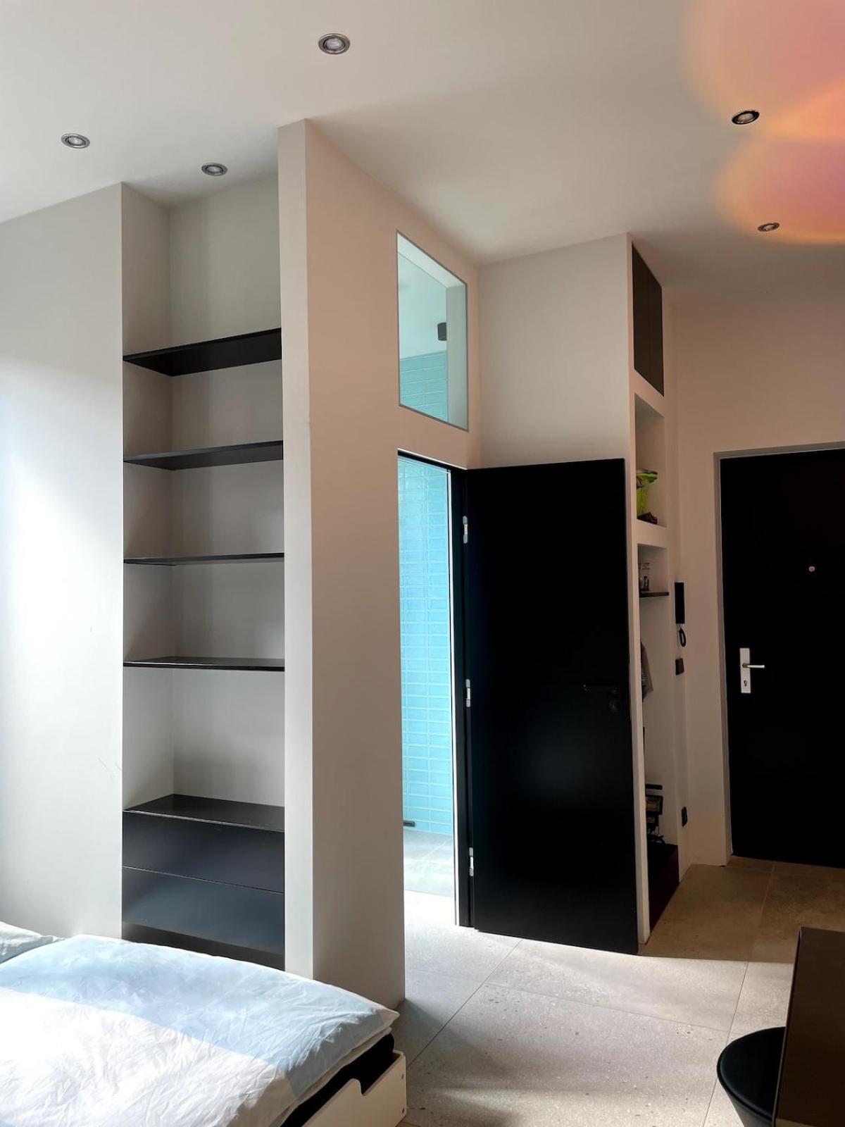 With A Bathroom And Private Entrance Door Appartement *