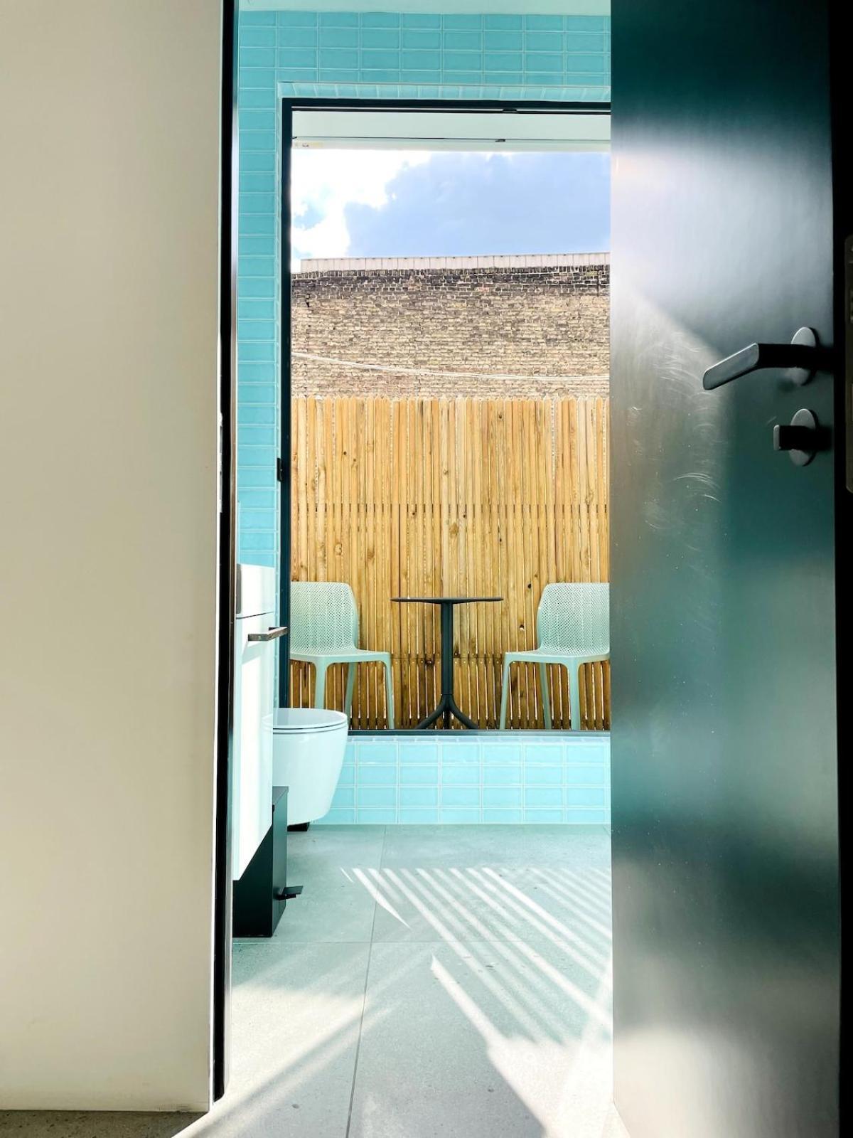 Appartement With A Bathroom And Private Entrance Door *