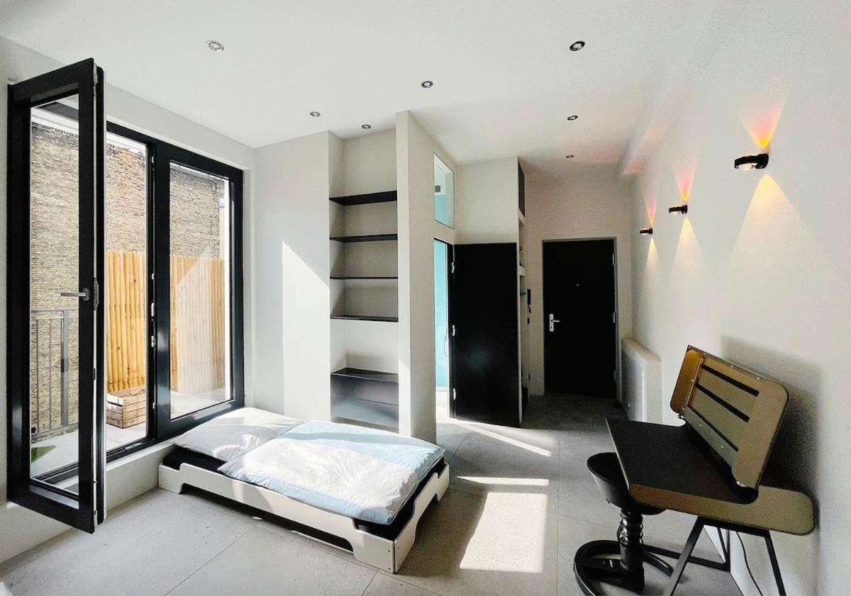 Appartement With A Bathroom And Private Entrance Door